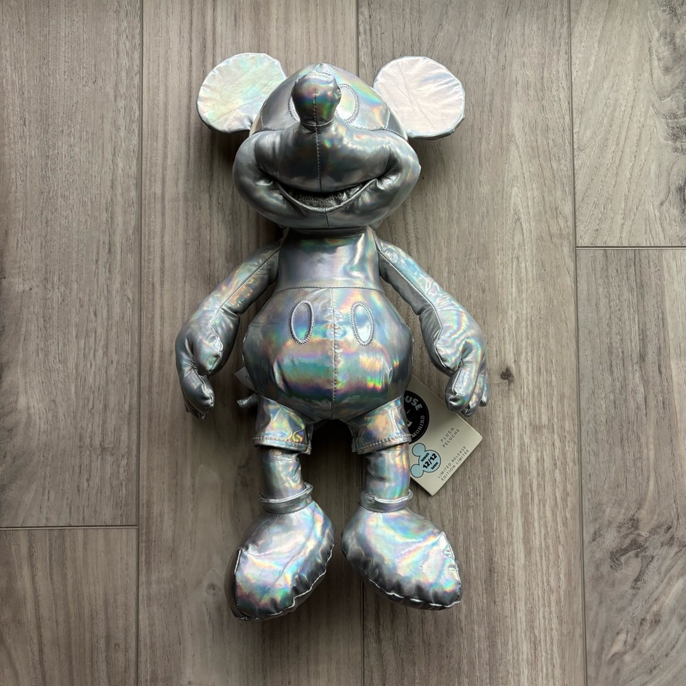 NWT Mickey Mouse Memories Holographic Soft Toy Series 12 of 12